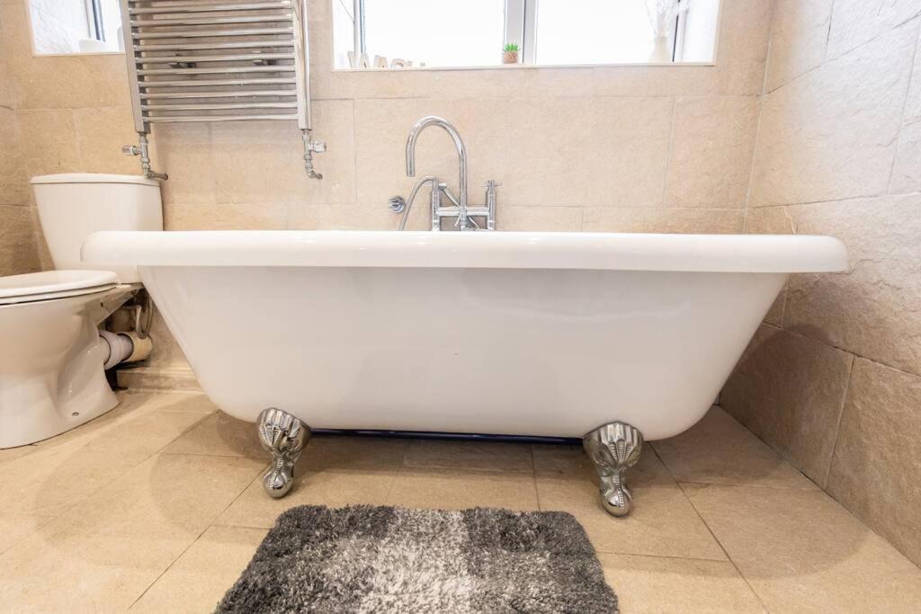 Windsor House 3 Bedrooms Sleeps 8 Manchester Esterno foto